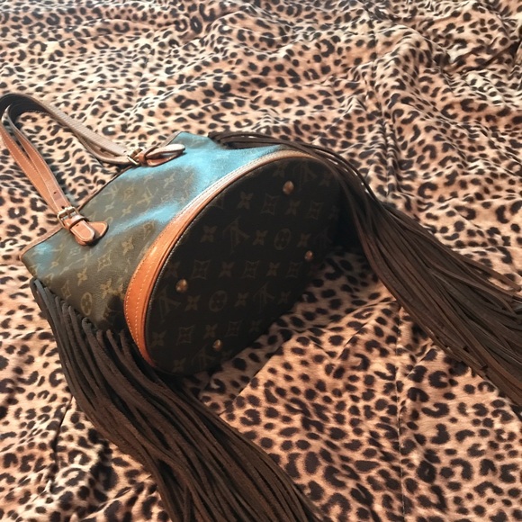 🎉Sold🎉Louis Vuitton - Picture 2 of 4